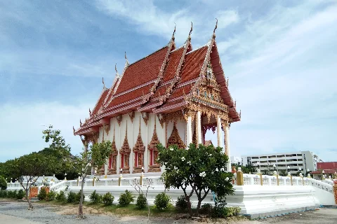 Related to Wat Khao Lan Thom