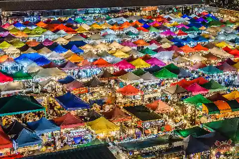Related to Din Daeng District