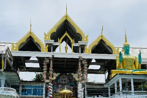 Related to Wat Khao Itisukto