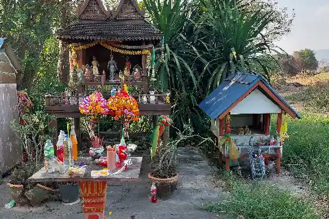 Related to ศาลเจ้าแม่มะลิ