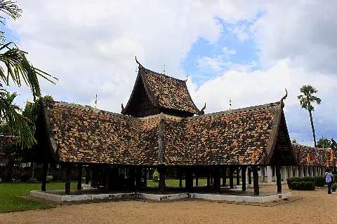 Related to Hang Dong District